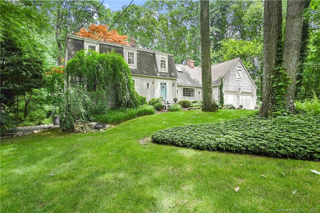 22 Powder Mill Lane — exterior photo