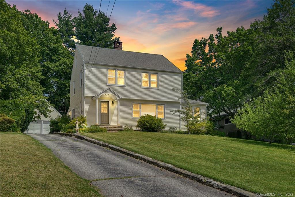 302 Booth Hill Road — exterior photo