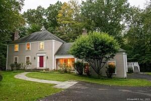 31 Mayflower Drive