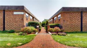 637 Cove Road, Unit D7