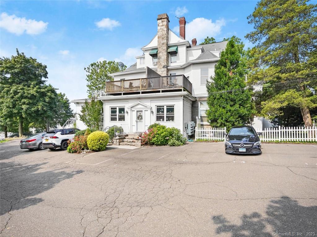 5 Hundley Court, Unit 1B — exterior photo