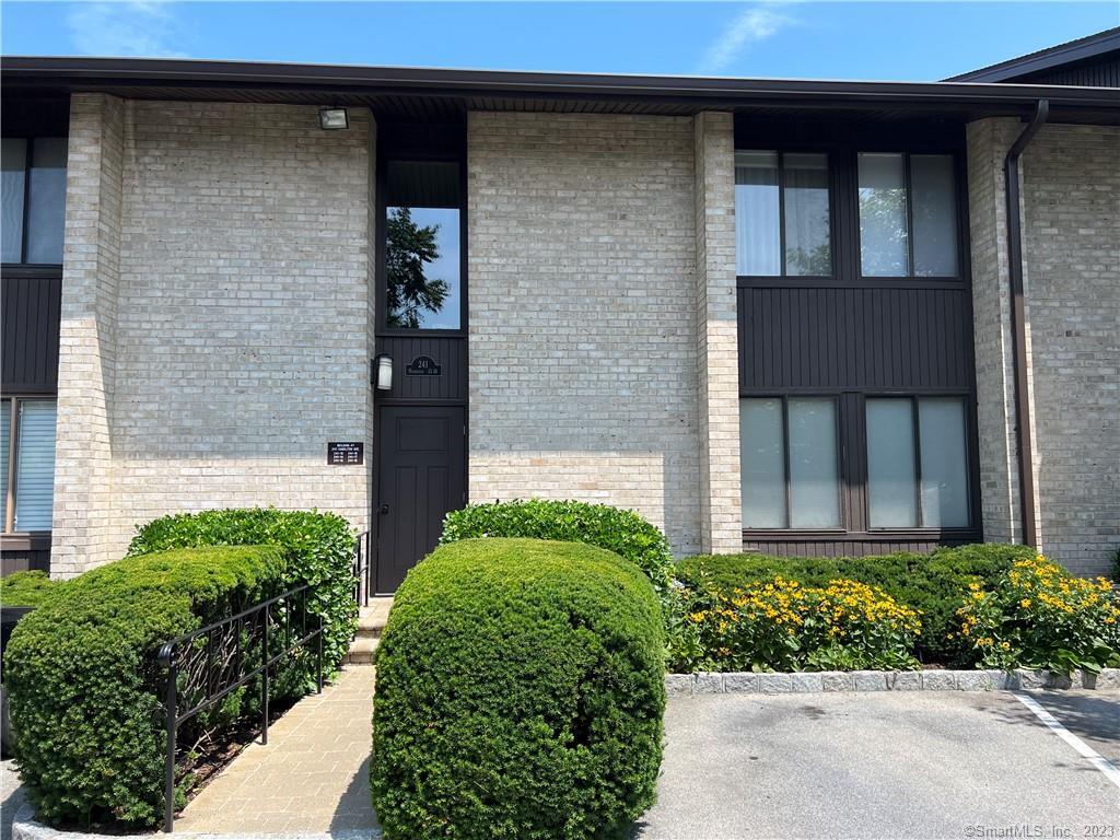241-16 Hamilton Avenue, Unit 79 — exterior photo