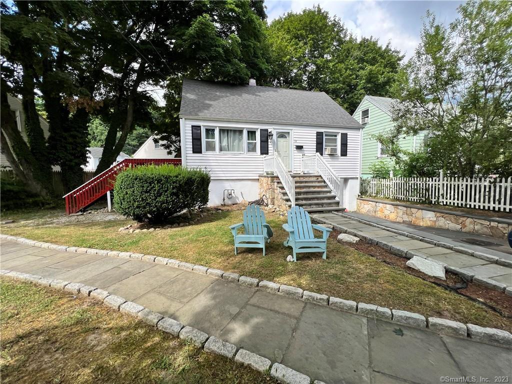 12 Glasser Street — exterior photo