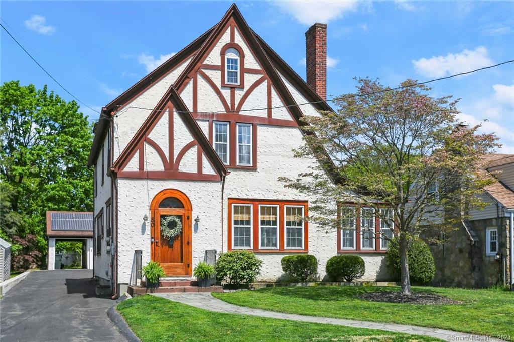 80 Henderson Road — exterior photo