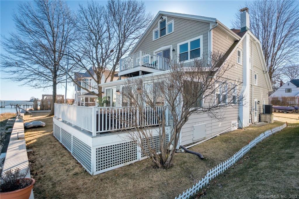 34 Shorefront Park — exterior photo