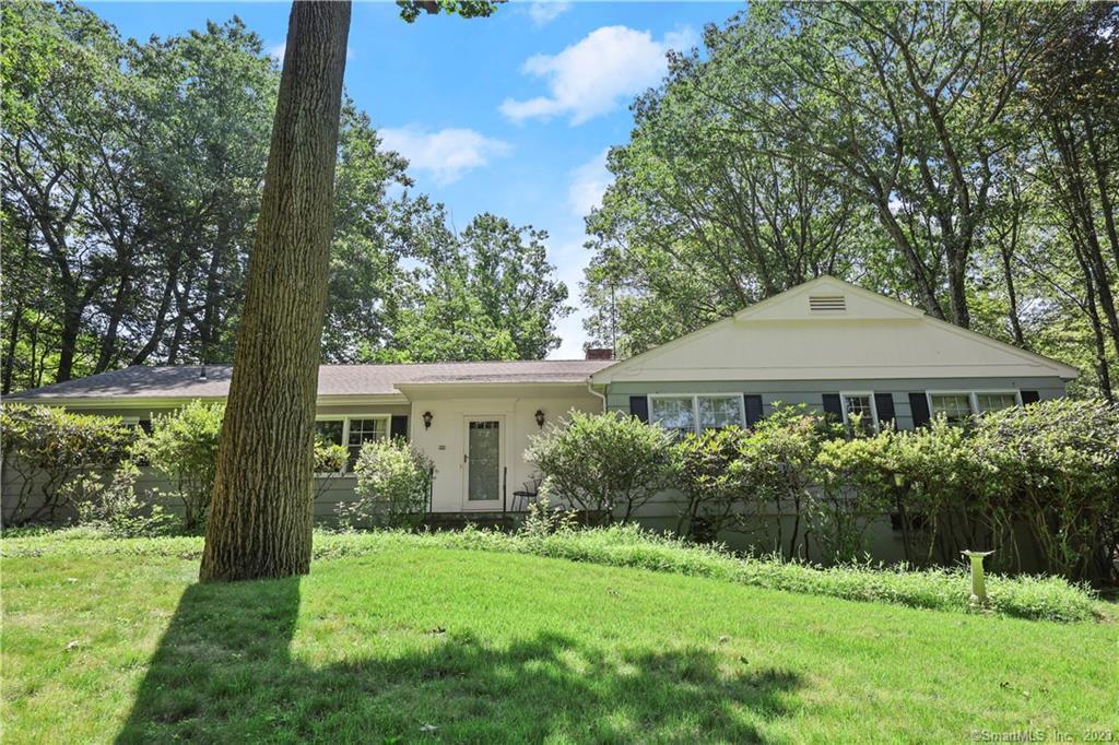 10 Woodchuck Road — exterior photo