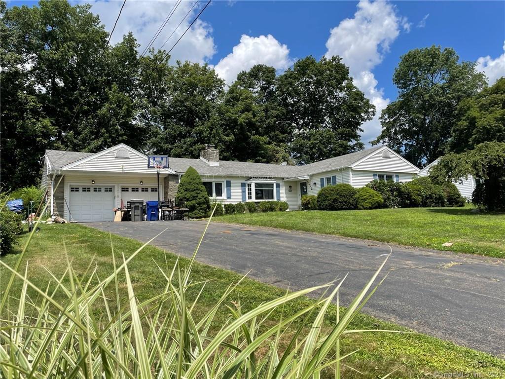 14 Blue Mountain Road — exterior photo