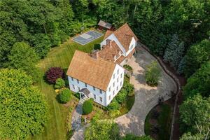 35 Oak Ridge Drive