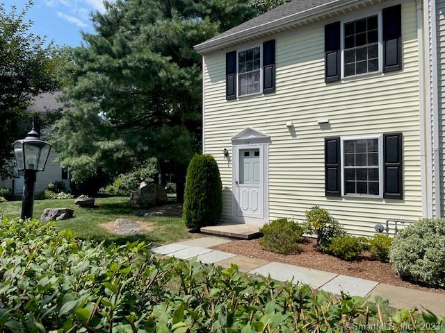 33 Talbot Lane, Unit 17 — exterior photo