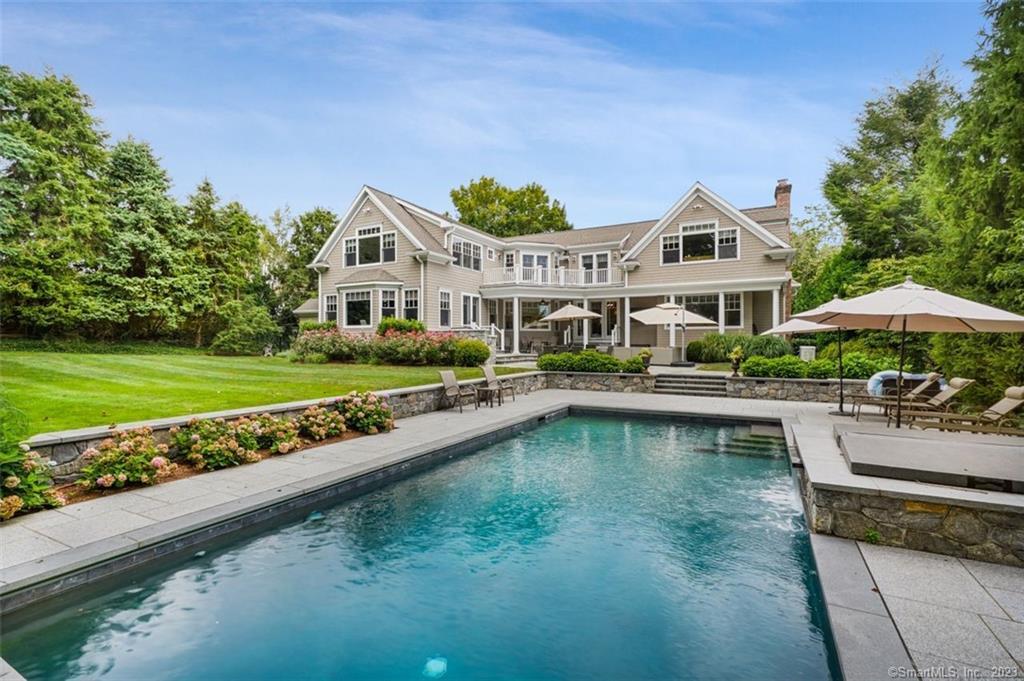 7 Burnham Hill — exterior photo