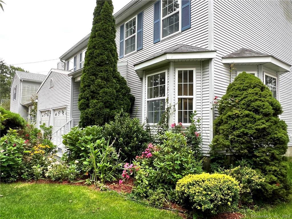 6 Acacia Drive — exterior photo