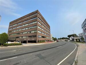 Homes for sale in Stamford, CT | 2777 Summer St #7, Stamford, CT 06905 | MLS# 170589772