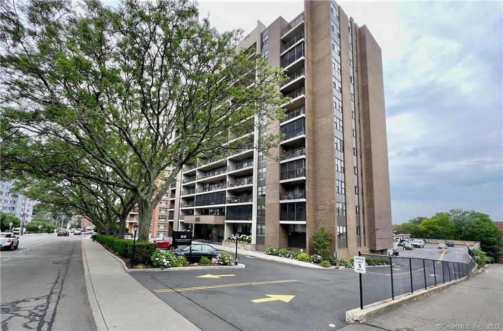 44 Strawberry Hill Avenue, Unit 10E — exterior photo