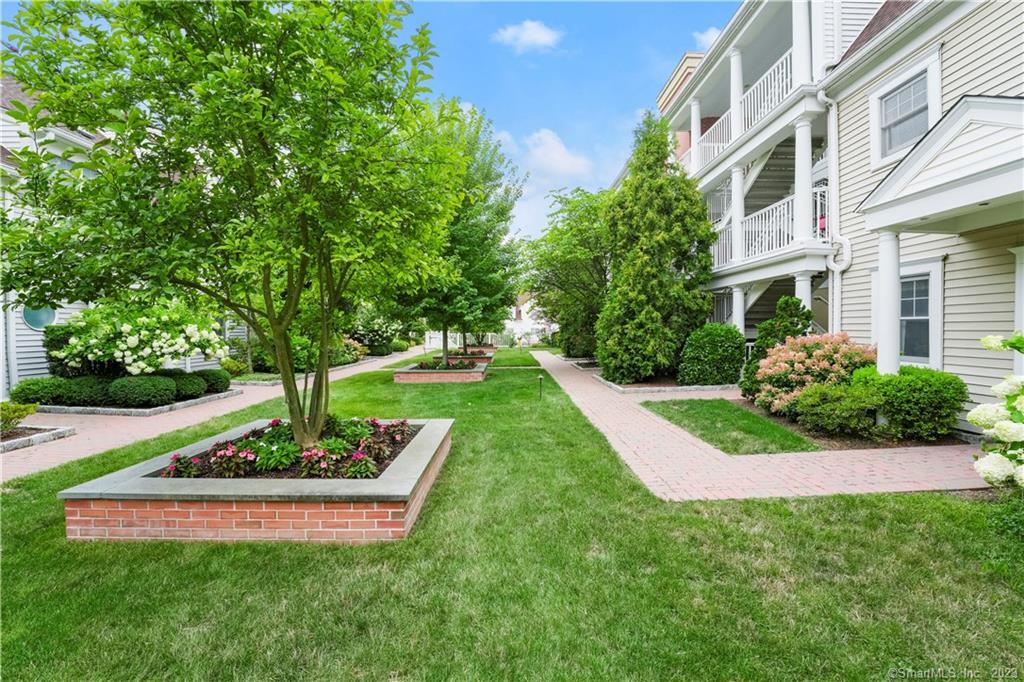51 Forest Avenue, Unit 166 — exterior photo