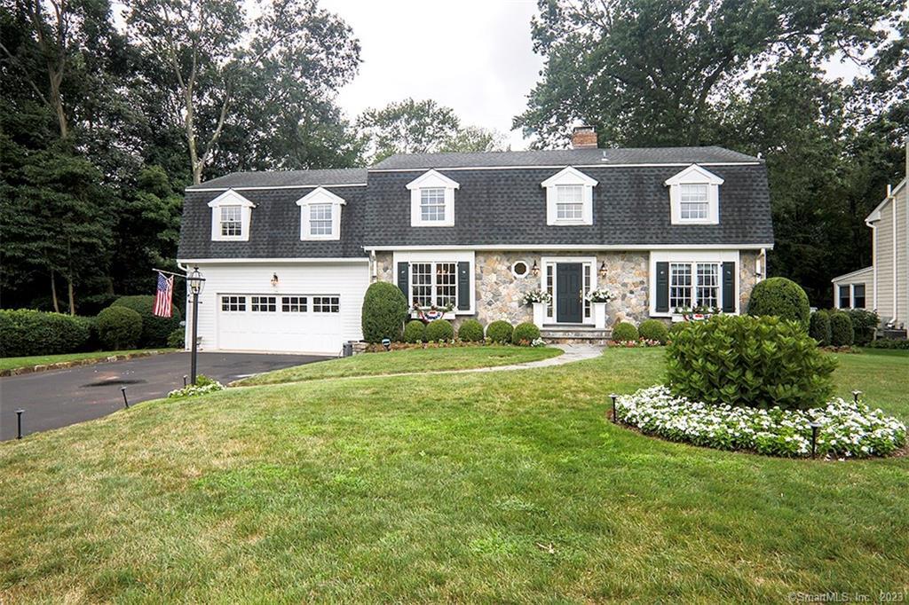 14 Morehouse Lane — exterior photo