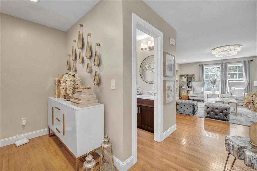 33 Old Village Windsor CT 06095 Active