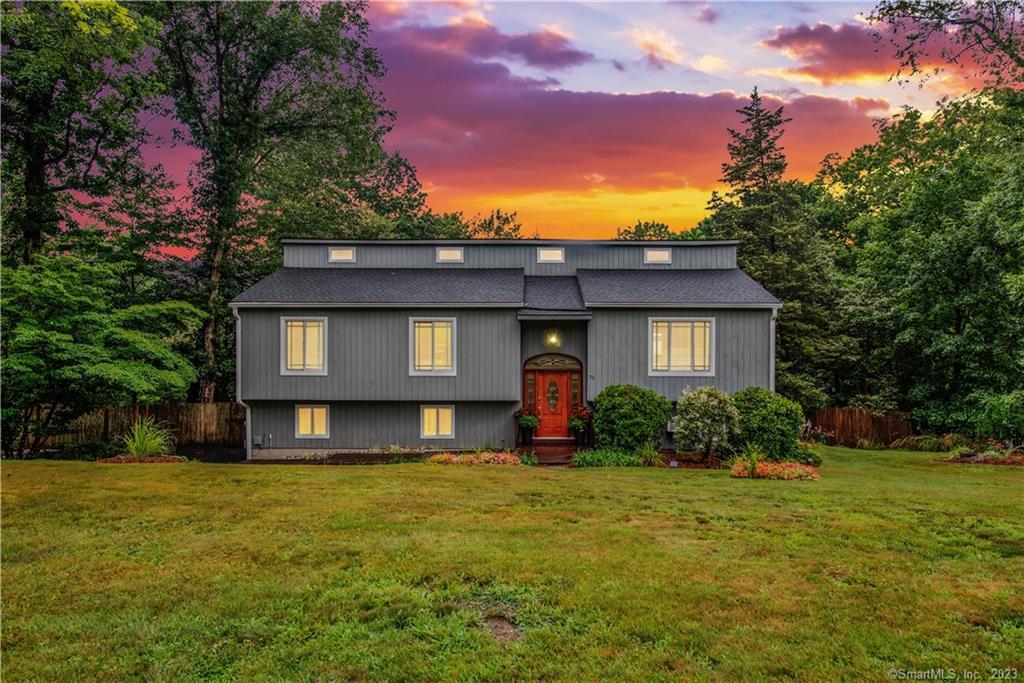 71 Great Oak Road, Shelton, CT 06484