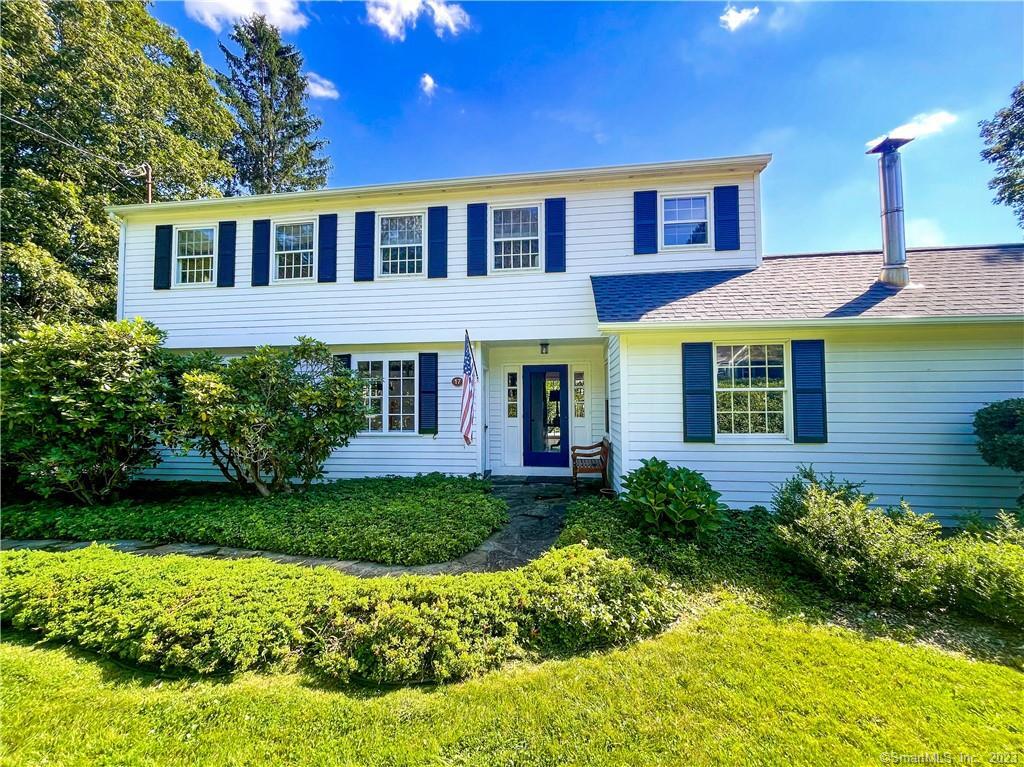 17 Dodgingtown Road — exterior photo