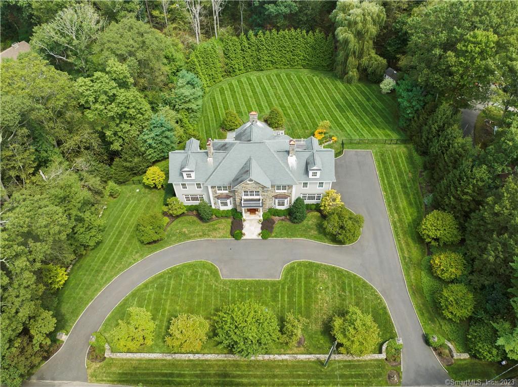 32 Fawn Lane — exterior photo