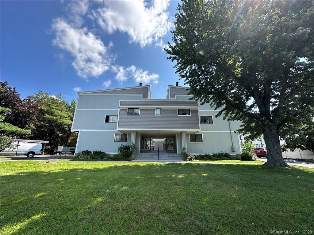 296 Main Avenue, Unit 21 — exterior photo