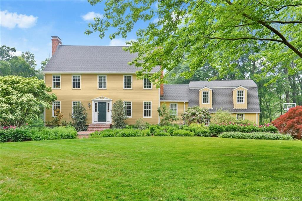 18 Willow Court — exterior photo