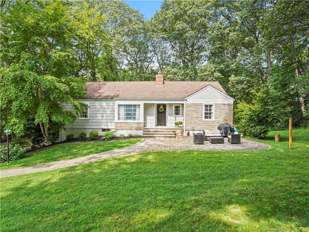 15 Ridgedale Road — exterior photo