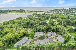 38 Edgewater Commons Lane, Unit 38