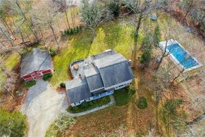 3 Wood Hill Road