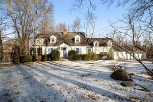 36 Comstock Hill Road