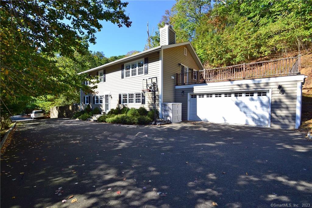 38 Hillspoint Road — exterior photo