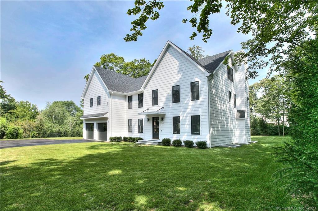 15 Maple Avenue — exterior photo