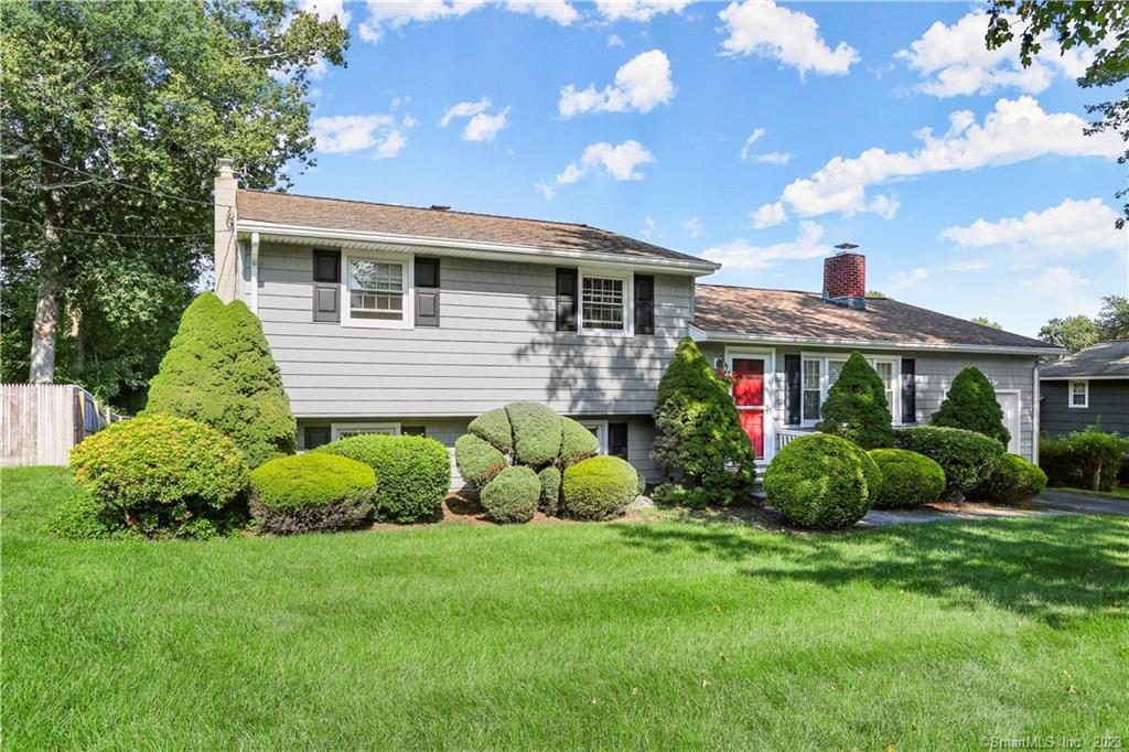 38 Pepperidge Circle — exterior photo