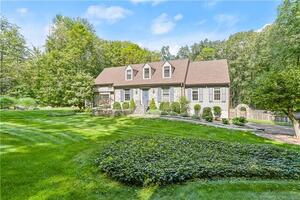 84 Thunder Lake Road