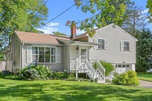 23 Greenbriar Circle