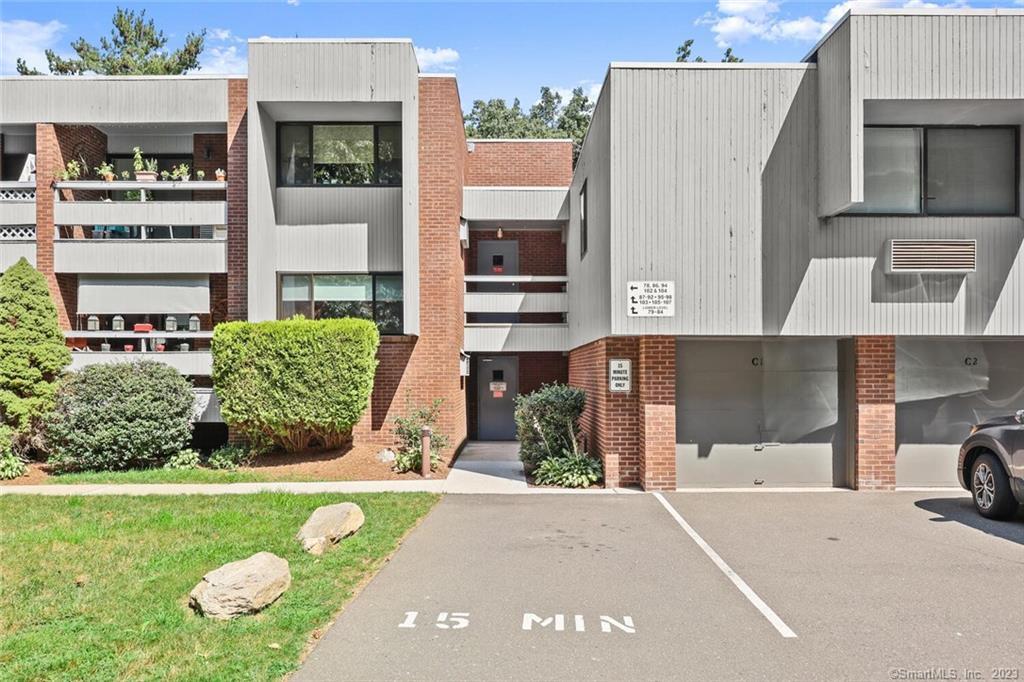 97 Wilton Crest, Unit 97 — exterior photo