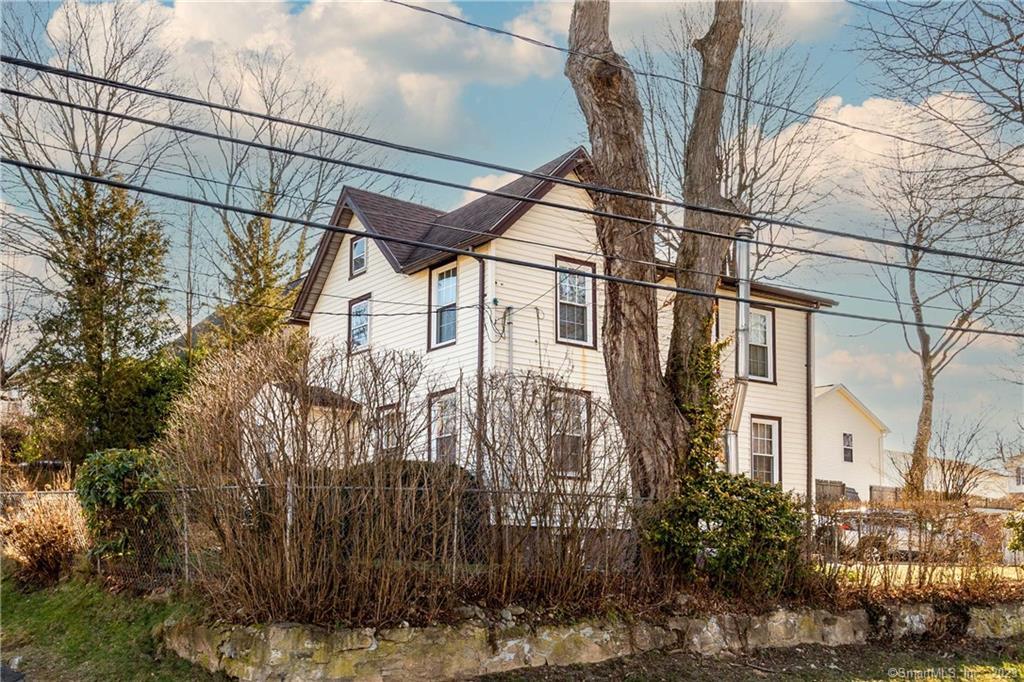26 Windsor Place — exterior photo