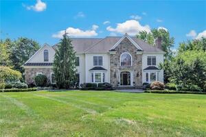 23 Squire Court