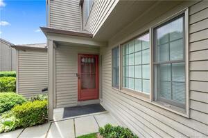9 Lambert Common, Unit 9