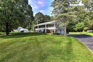 21 Edinburg Lane