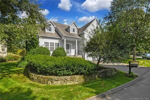 15 New Canaan Way