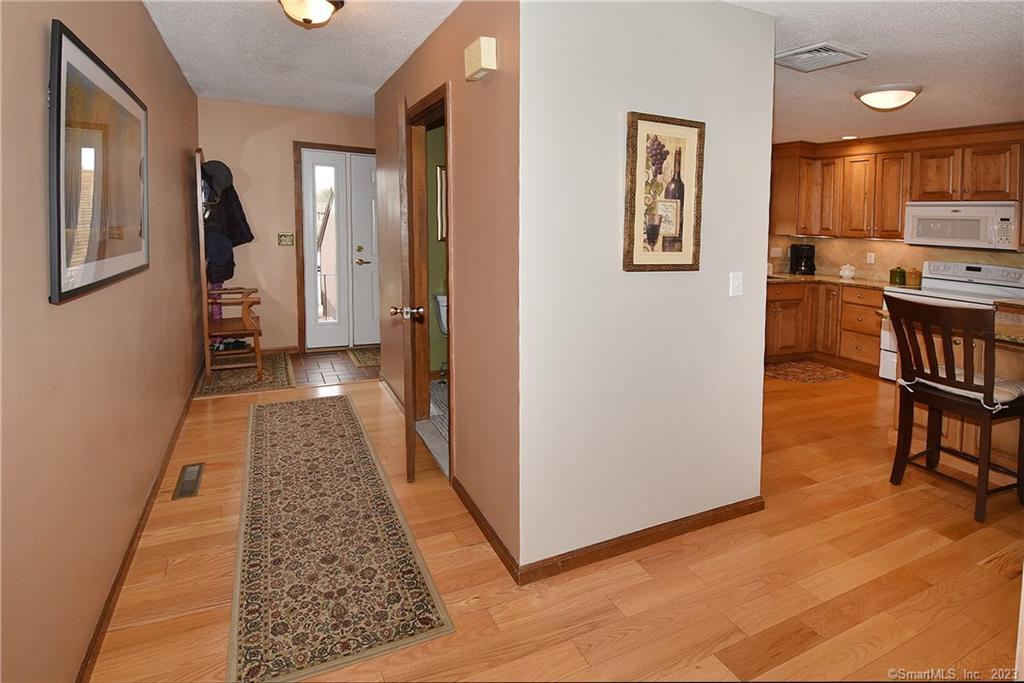 1306 Summer Hill Drive, South Windsor, CT 06074 - Thumbnail 5