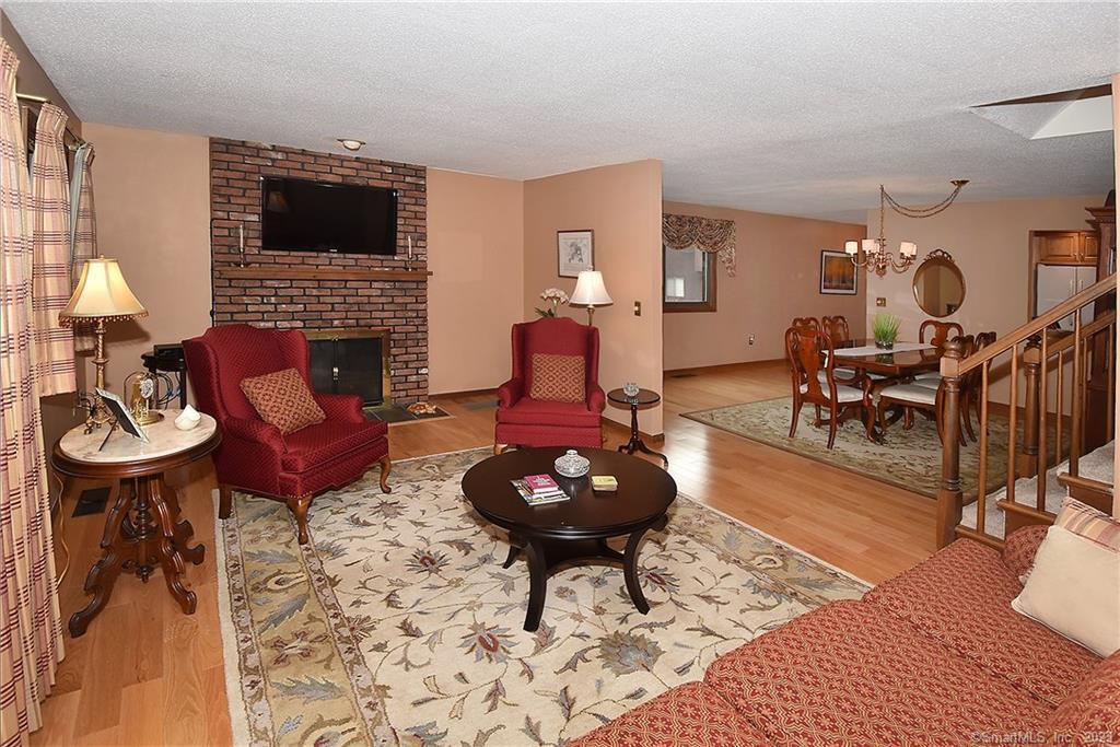 1306 Summer Hill Drive, South Windsor, CT 06074 - Thumbnail 8