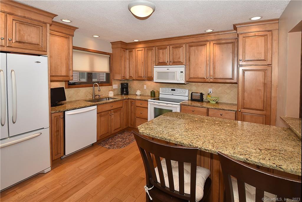 1306 Summer Hill Drive, South Windsor, CT 06074 - Thumbnail 17