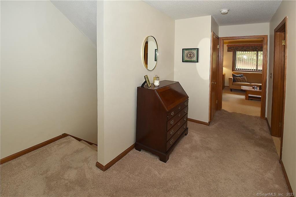 1306 Summer Hill Drive, South Windsor, CT 06074 - Thumbnail 21