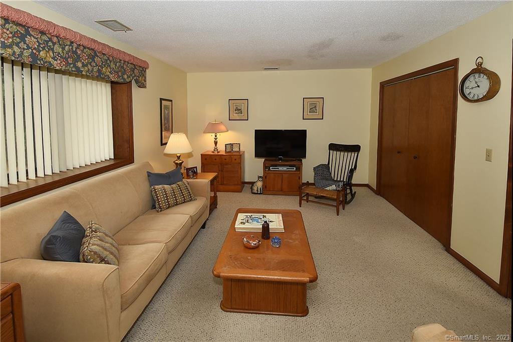 1306 Summer Hill Drive, South Windsor, CT 06074 - Thumbnail 22