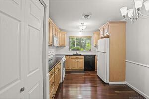 170 Gillies Lane, Unit 170