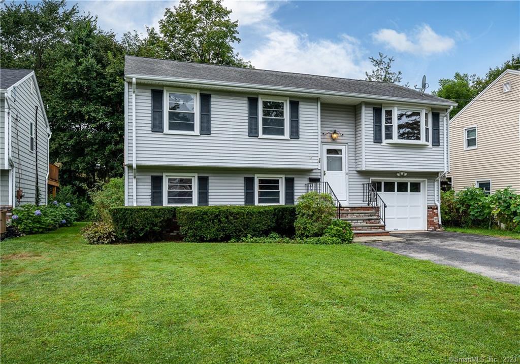26 Hilltop Avenue — exterior photo