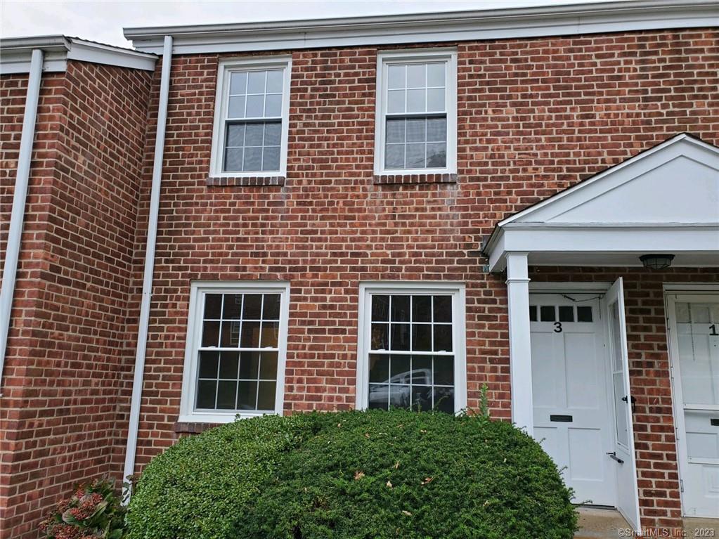 3 Clarmore Drive, Unit 3 — exterior photo