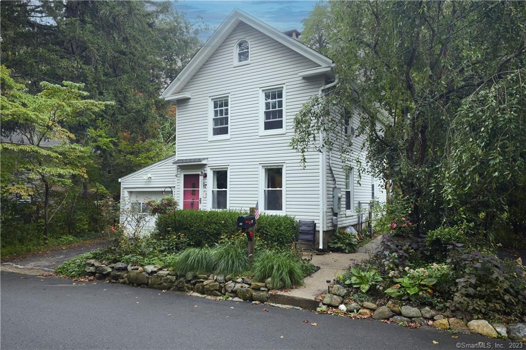 17 Pine Street — exterior photo