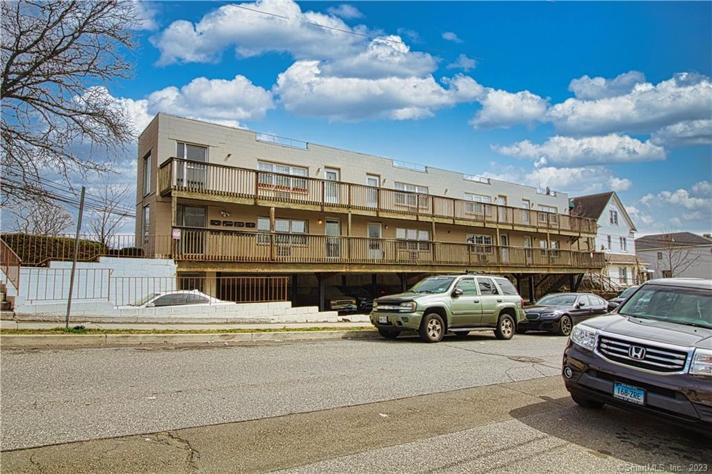 8 Wardwell Street, Unit 4 — exterior photo